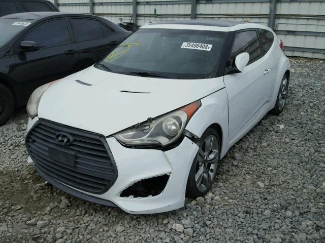 KMHTC6AD8CU048573 - 2012 HYUNDAI VELOSTER B WHITE photo 2