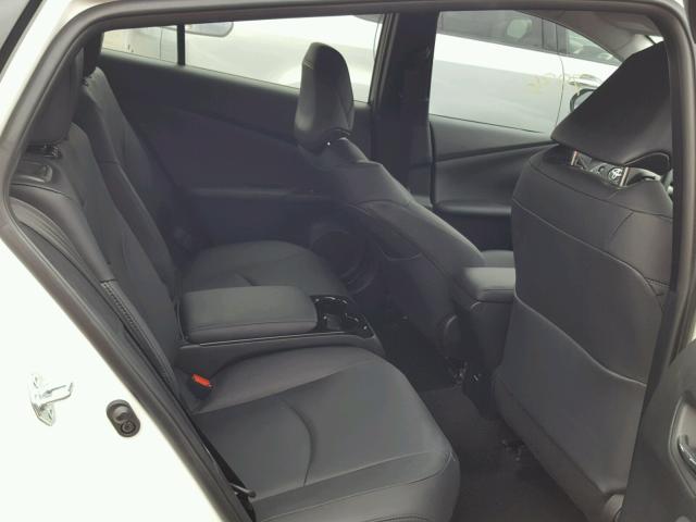 JTDKARFP2H3025202 - 2017 TOYOTA PRIUS PRIM 白色 照片 6