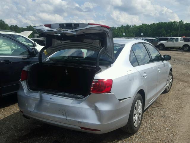 3VW1K7AJ9EM443019 - 2014 VOLKSWAGEN JETTA BASE Արծաթագույն լուսանկար 4
