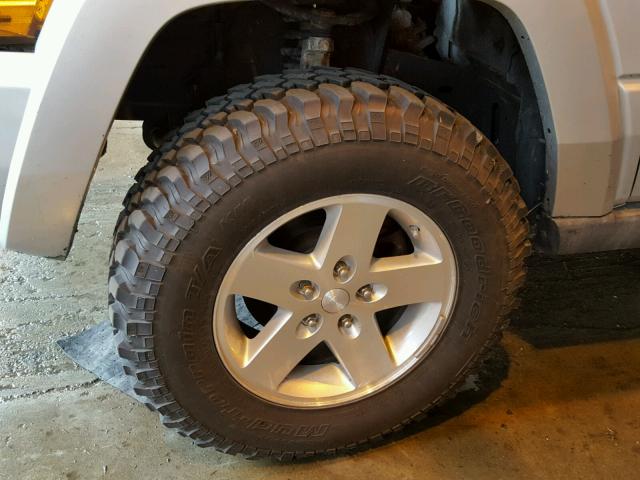 1J8HG48N26C157826 - 2006 JEEP COMMANDER SILVER photo 10