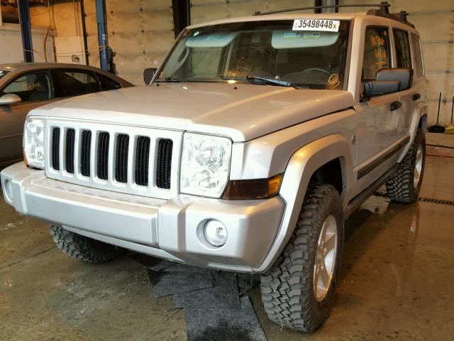 1J8HG48N26C157826 - 2006 JEEP COMMANDER SILVER photo 2