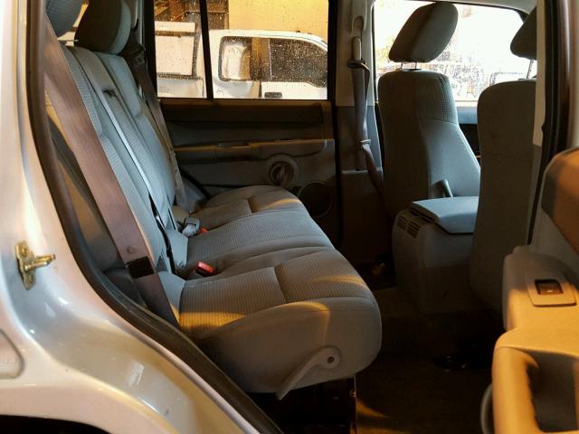 1J8HG48N26C157826 - 2006 JEEP COMMANDER SILVER photo 6