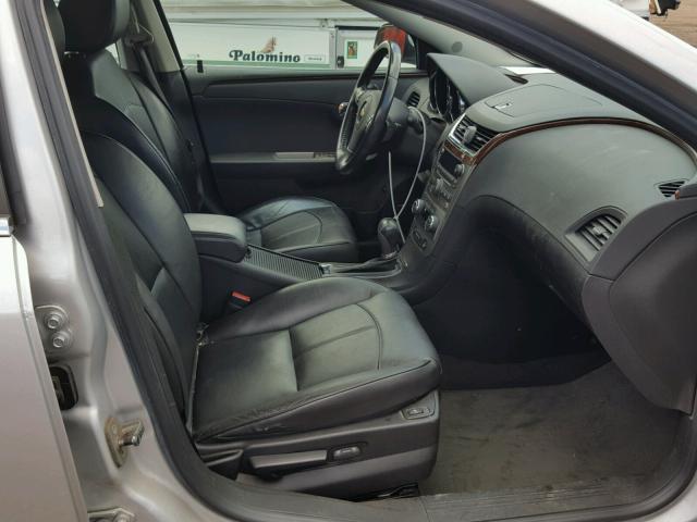 1G1ZE5EB7AF203622 - 2010 CHEVROLET MALIBU LTZ 银色 照片 5