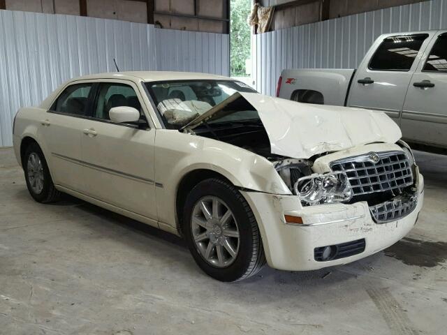 2C3LA53G38H141057 - 2008 CHRYSLER 300 TOURIN CREAM photo 1