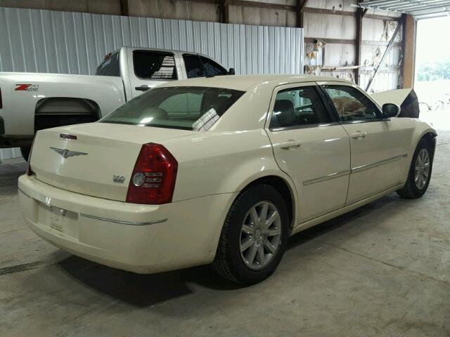 2C3LA53G38H141057 - 2008 CHRYSLER 300 TOURIN CREAM photo 4