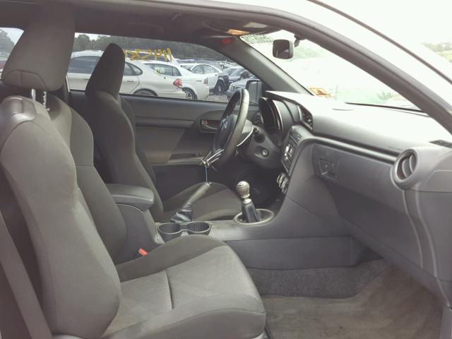 JTKJF5C79B3010058 - 2011 TOYOTA SCION TC თეთრი ფოტო 5