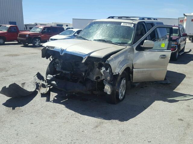 5LMFU27506LJ10588 - 2006 LINCOLN NAVIGATOR Gold Foto 2