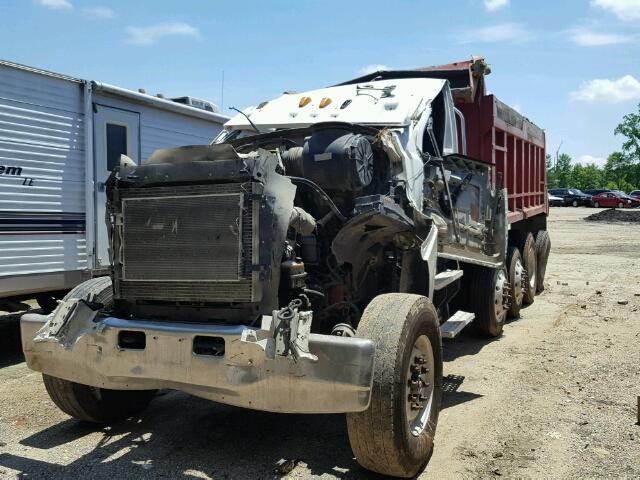 2FZHAZCV75AU12328 - 2005 STERLING TRUCK LT 9500 WHITE photo 2