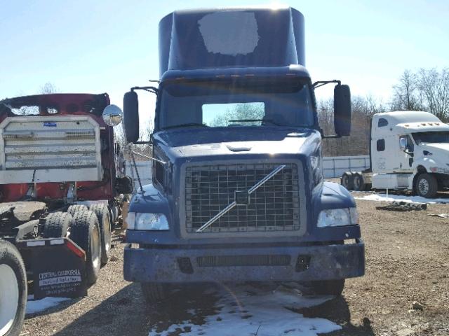 4V4M19GF25N383516 - 2005 VOLVO VN VNM BLUE photo 9