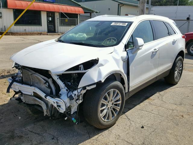 1GYKNDRSXHZ281313 - 2017 CADILLAC XT5 LUXURY WHITE photo 2