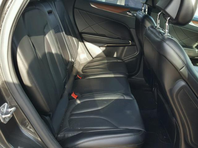 5LMCJ2C95HUL22436 - 2017 LINCOLN MKC SELECT GRAY photo 6