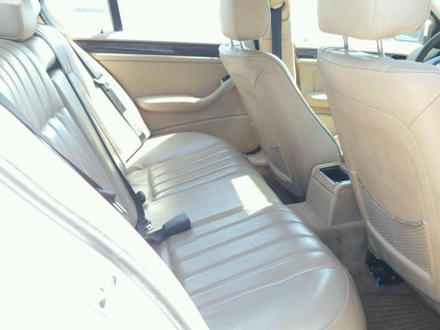 WBAEW53423PN31242 - 2003 BMW 330 XI WHITE photo 6