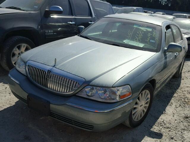 1LNHM81W54Y627448 - 2004 LINCOLN TOWN CAR E GREEN photo 2