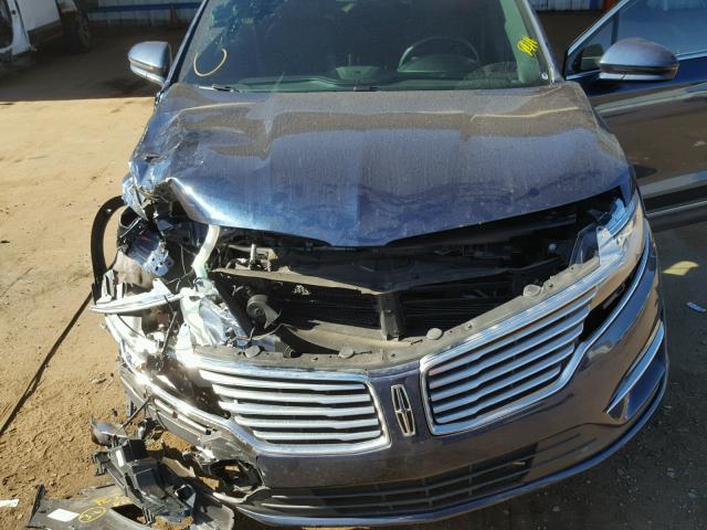 5LMCJ2C99HUL04912 - 2017 LINCOLN MKC SELECT BLUE photo 7