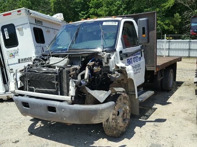 1GBE4E1173F510026 - 2003 CHEVROLET C4500 C4C0 WHITE photo 2