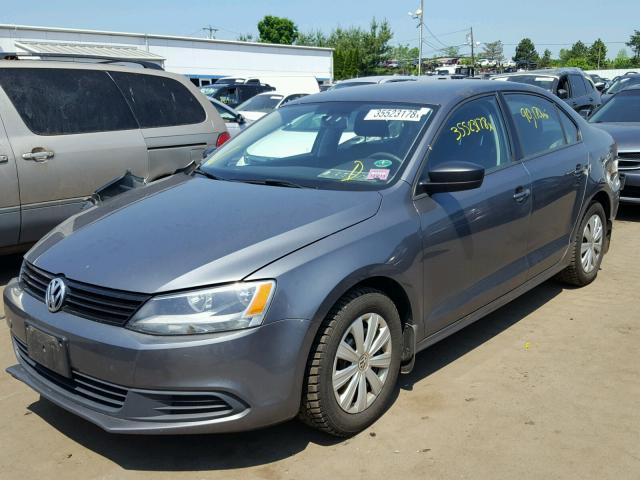 3VW1K7AJ5CM377128 - 2012 VOLKSWAGEN JETTA BASE 灰色 照片 2