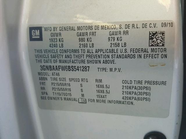 3GNBAAFW6BS541287 - 2011 CHEVROLET HHR LS SILVER photo 10