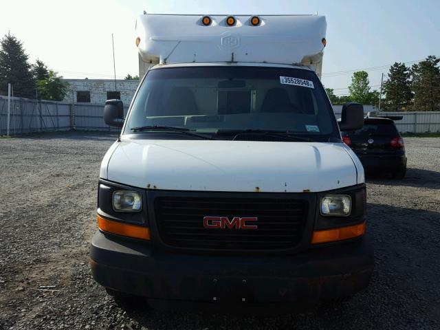 1GDHG31U931102344 - 2003 GMC SAVANA CUT WHITE photo 9