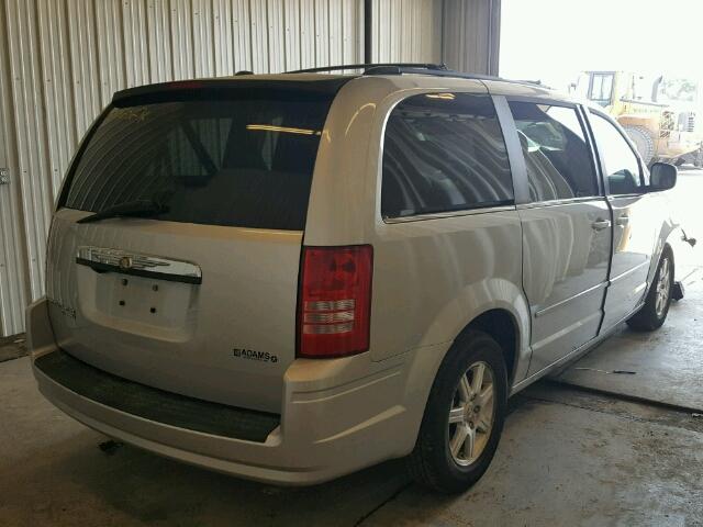 2A8HR54P88R793426 - 2008 CHRYSLER TOWN & COU SILVER photo 4