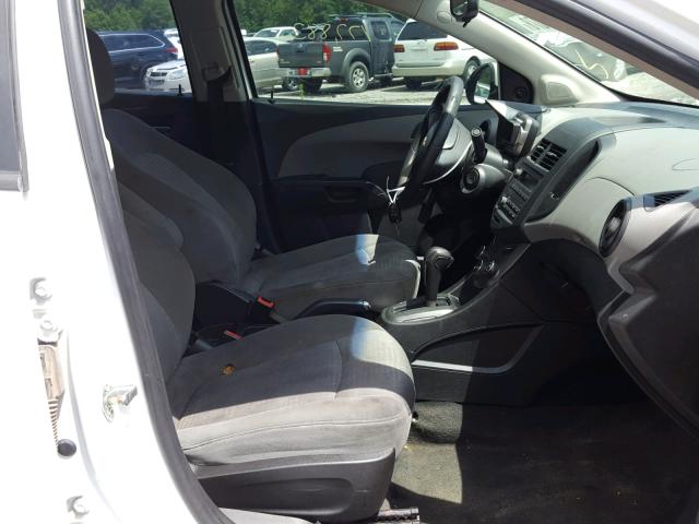 1G1JA5SHXD4247972 - 2013 CHEVROLET SONIC LS 白色 照片 5