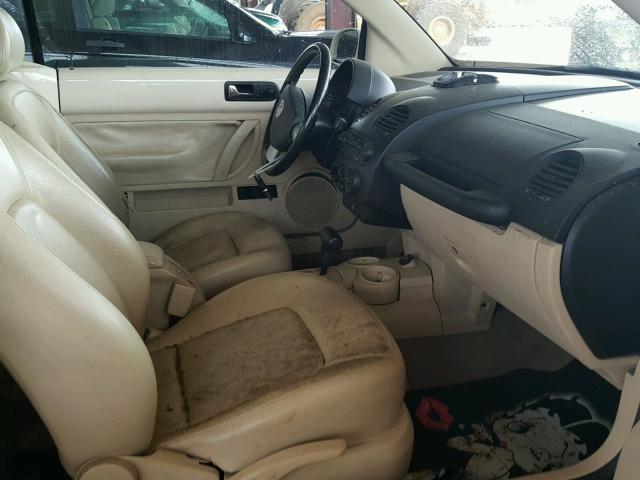 3VWCK21Y03M310283 - 2003 VOLKSWAGEN NEW BEETLE 奶油色 照片 5