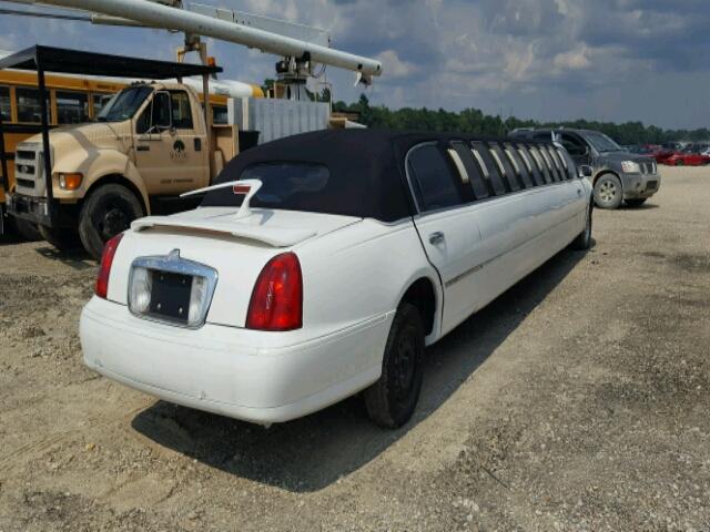 1LNHM81W3XY627145 - 1999 LINCOLN TOWN CAR E WHITE photo 4