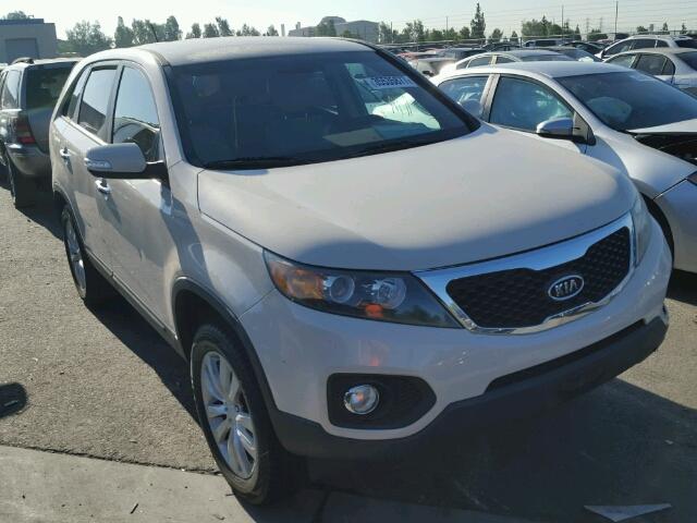 5XYKU3A13BG026207 - 2011 KIA SORENTO EX CREAM photo 1