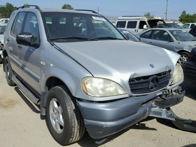 4JGAB54E6XA068207 - 1999 MERCEDES-BENZ ML 320 GRAY photo 1