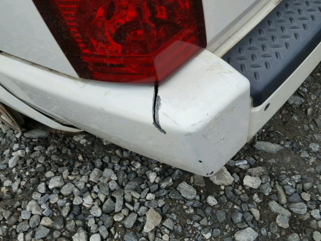 1J8HH48N66C226370 - 2006 JEEP COMMANDER WHITE photo 10