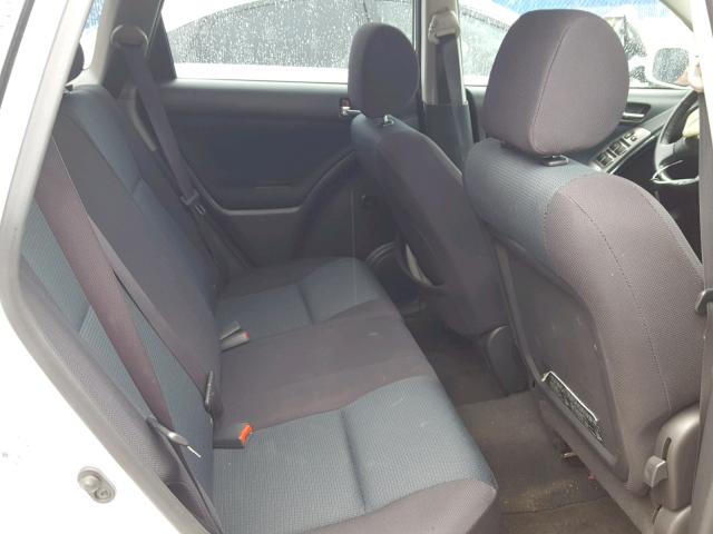 2T1KR32E55C401209 - 2005 TOYOTA MATRIX 白色 照片 6