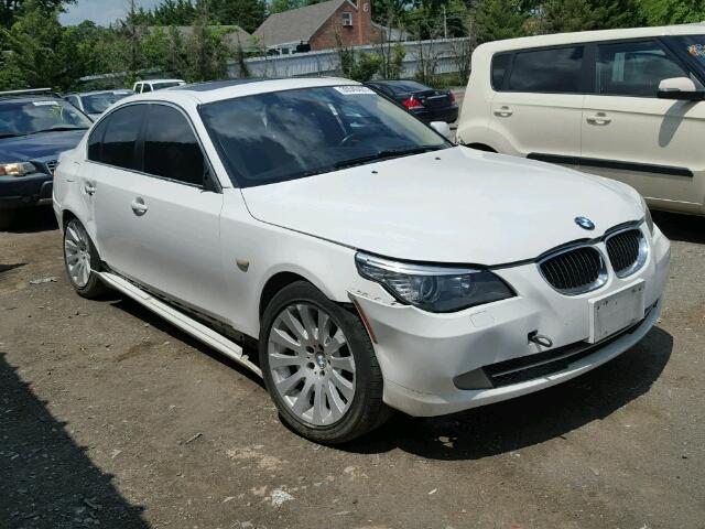 WBANV13598CZ56007 - 2008 BMW 528 XI WHITE photo 1