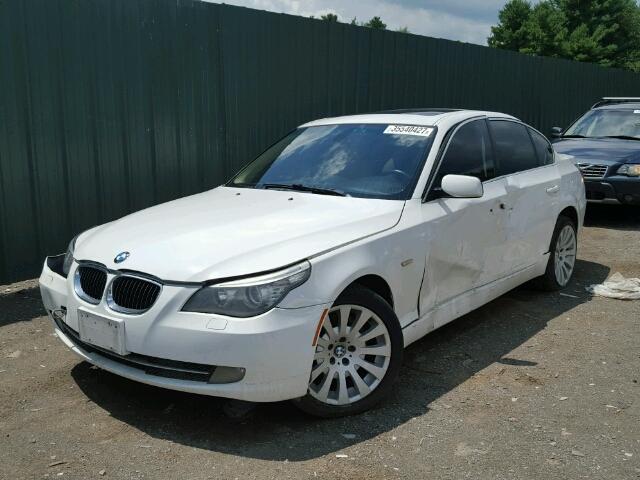 WBANV13598CZ56007 - 2008 BMW 528 XI WHITE photo 2