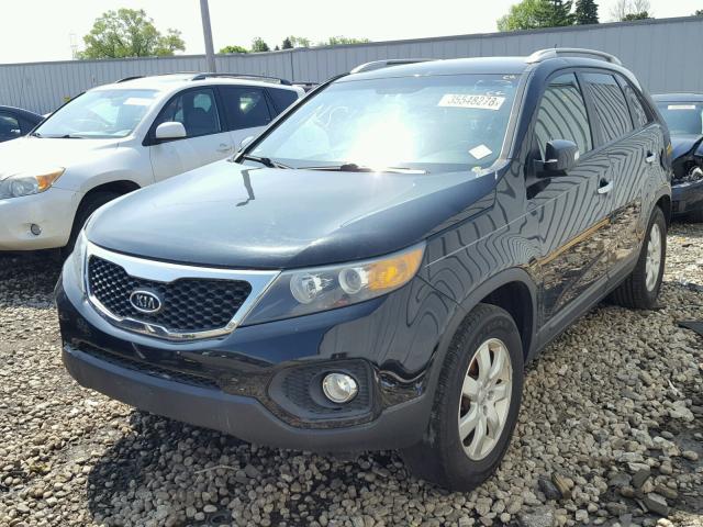 5XYKT3A60CG268372 - 2012 KIA SORENTO BA BLACK photo 2