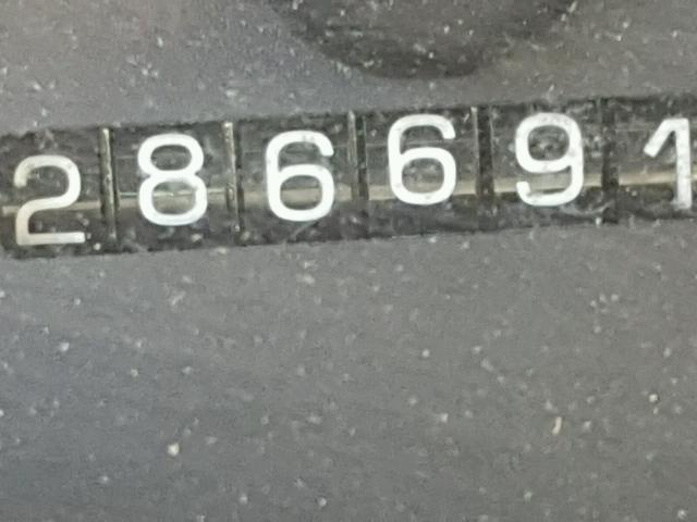 1G2WK52J71F245646 - 2001 PONTIAC GRAND PRIX SILVER photo 8