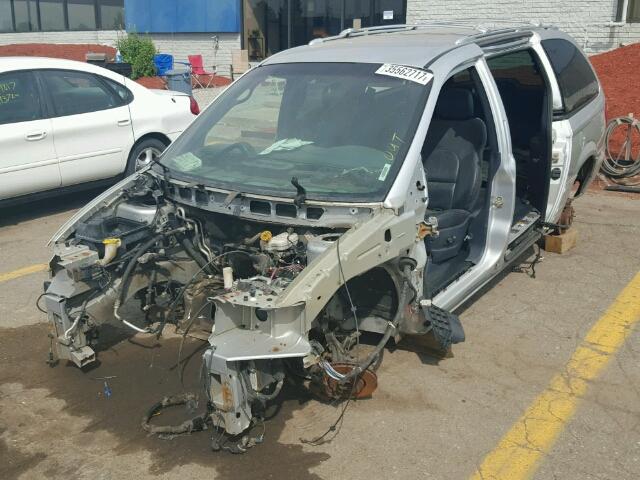 2C8GP64L12R649850 - 2002 CHRYSLER TOWN & COU SILVER photo 2