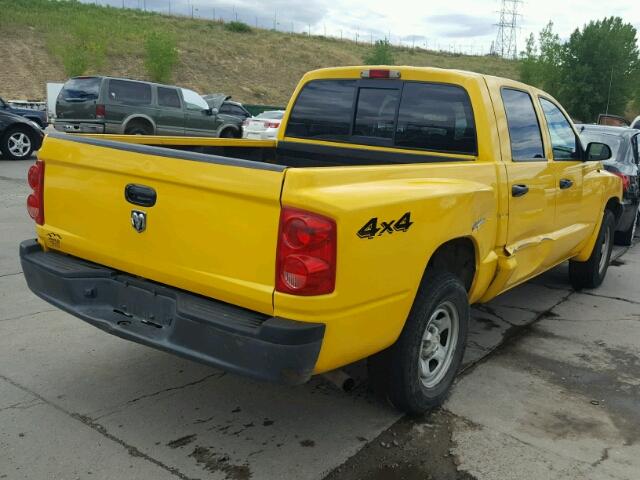 1D7HW28K76S528074 - 2006 DODGE DAKOTA QUA YELLOW photo 4