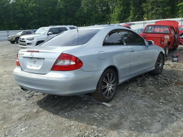 WDBTJ56H26F183622 - 2006 MERCEDES-BENZ CLK 350 SILVER photo 4