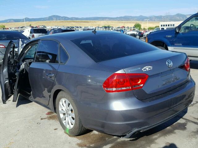 1VWAP7A30CC107910 - 2012 VOLKSWAGEN PASSAT S رمادي صورة 3