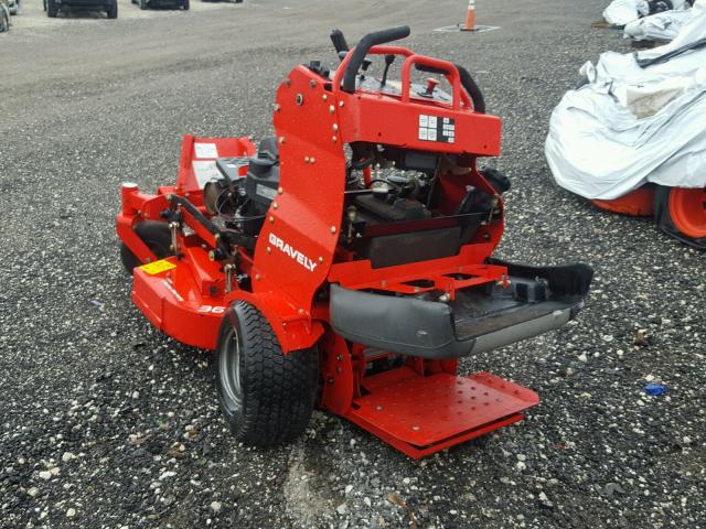 000188 - 2016 GRAV MOWER RED photo 3