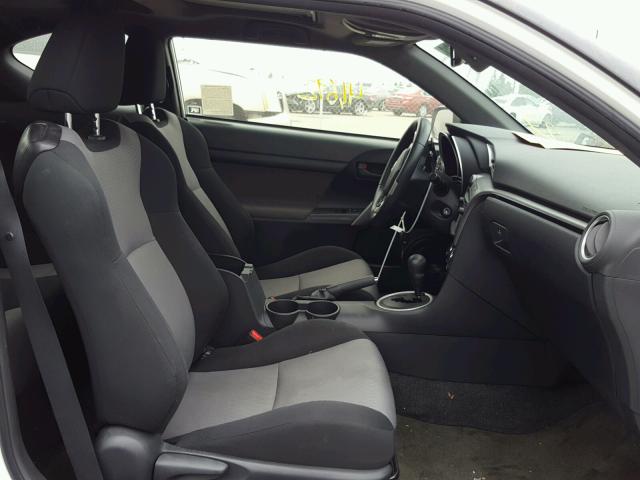 JTKJF5C75FJ012908 - 2015 TOYOTA SCION TC 白色 照片 5