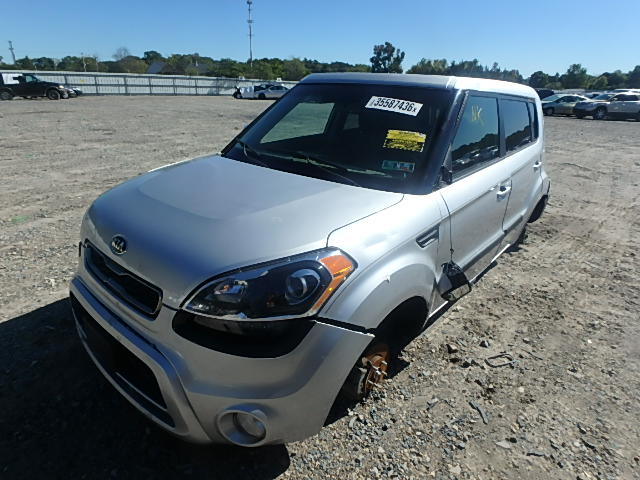 KNDJT2A62D7639410 - 2013 KIA SOUL + SILVER photo 2