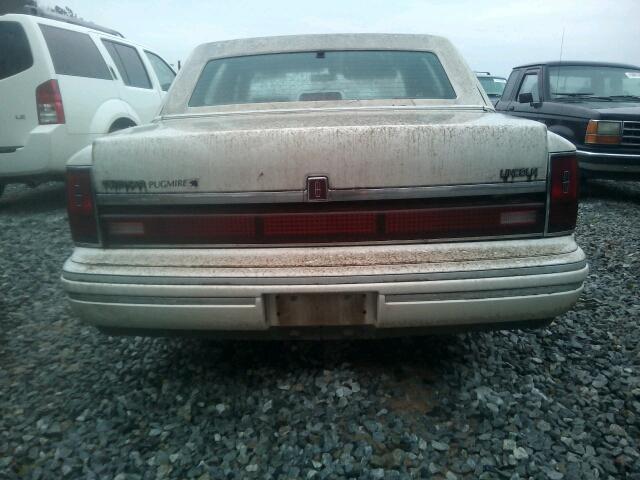 1LNLM83W0PY696737 - 1993 LINCOLN TOWN CAR C WHITE photo 9