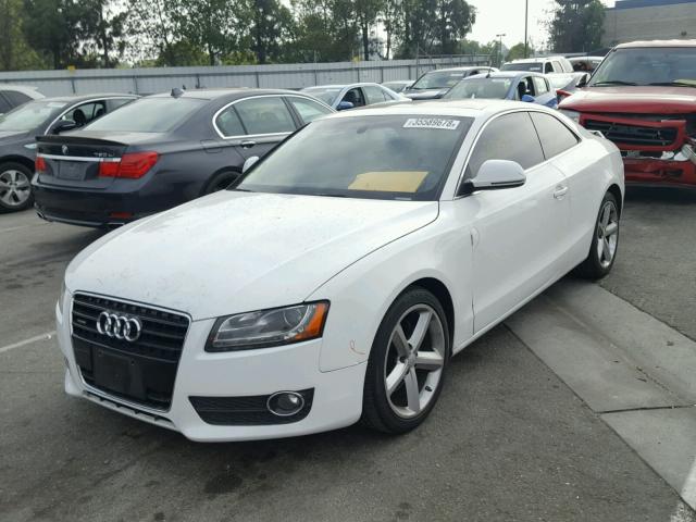 WAUDK78TX9A029867 - 2009 AUDI A5 QUATTRO WHITE photo 2