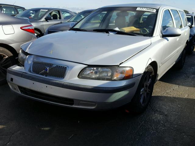 YV1SW61R321181254 - 2002 VOLVO V70 SILVER photo 2