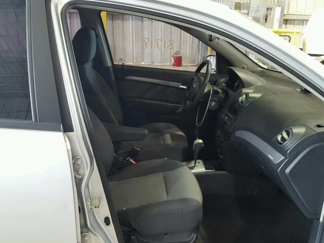 KL1TD6DE9BB132375 - 2011 CHEVROLET AVEO LS WHITE photo 5