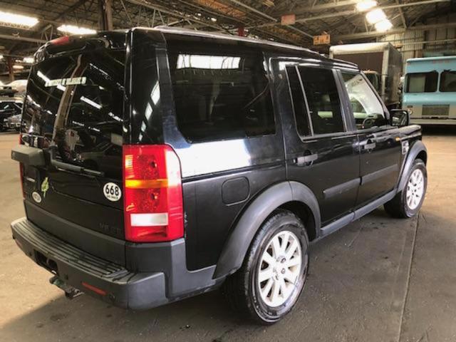 SALAA25445A300434 - 2005 LAND ROVER LR3 BLACK photo 2