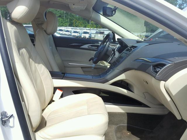 3LN6L2LUXFR604462 - 2015 LINCOLN MKZ HYBRID WHITE photo 5