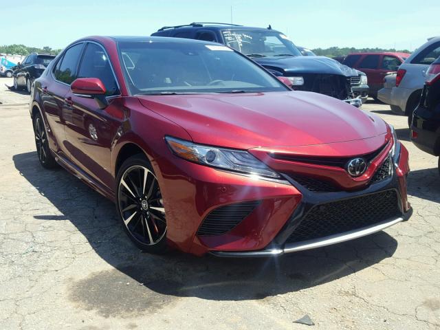 4T1B61HK3JU608667 - 2018 TOYOTA CAMRY XSE RED photo 1