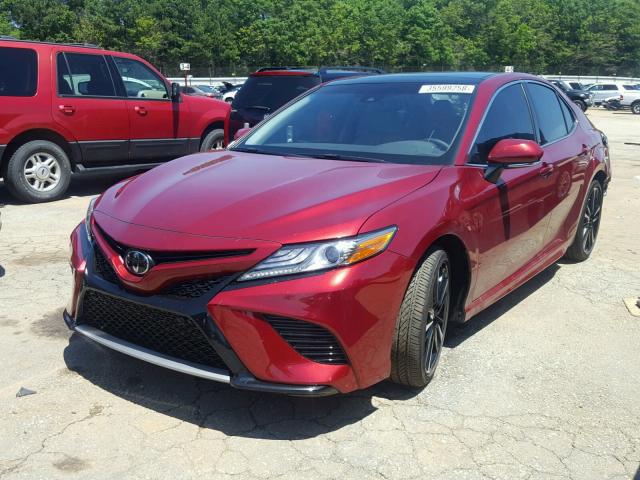 4T1B61HK3JU608667 - 2018 TOYOTA CAMRY XSE RED photo 2