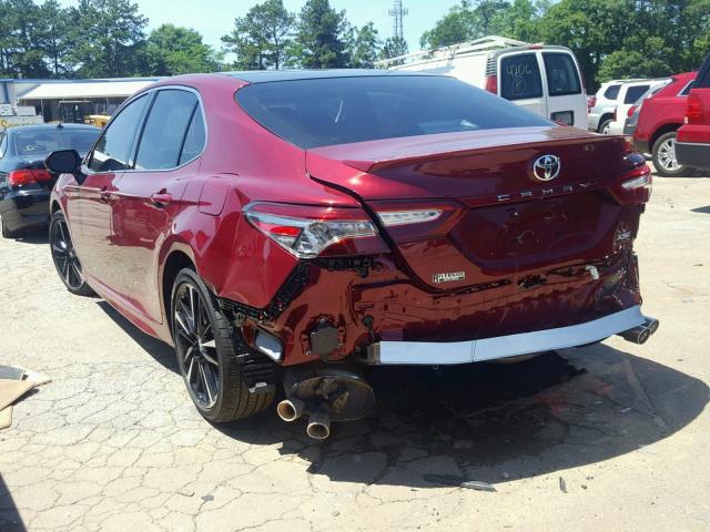 4T1B61HK3JU608667 - 2018 TOYOTA CAMRY XSE RED photo 3